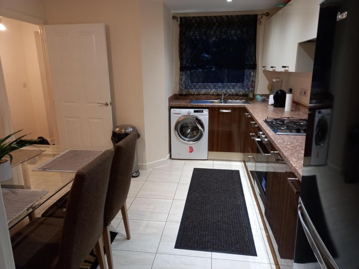 Immaculate 3 Bedroom Property. Nottingham Exterior photo